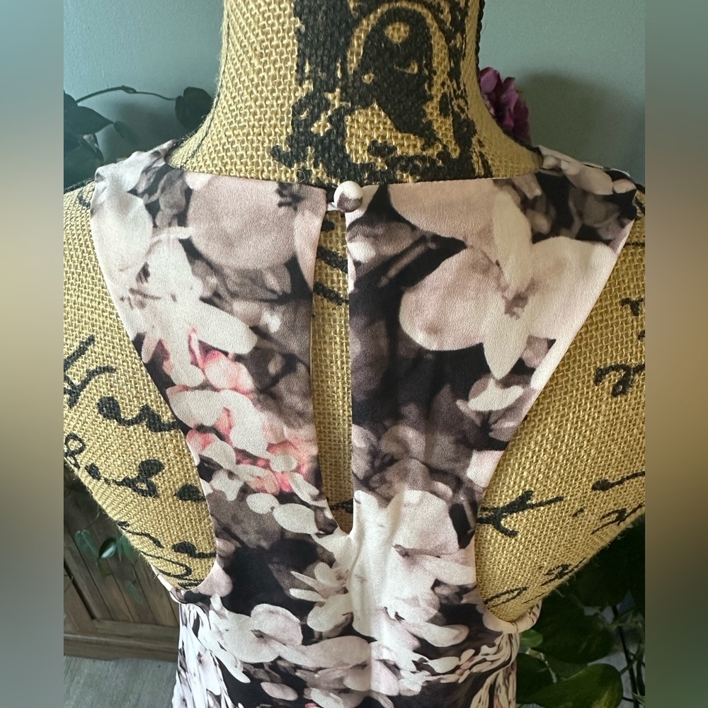 Banana Republic Floral Racerback Blouse. Size XS. - Picture 3 of 6